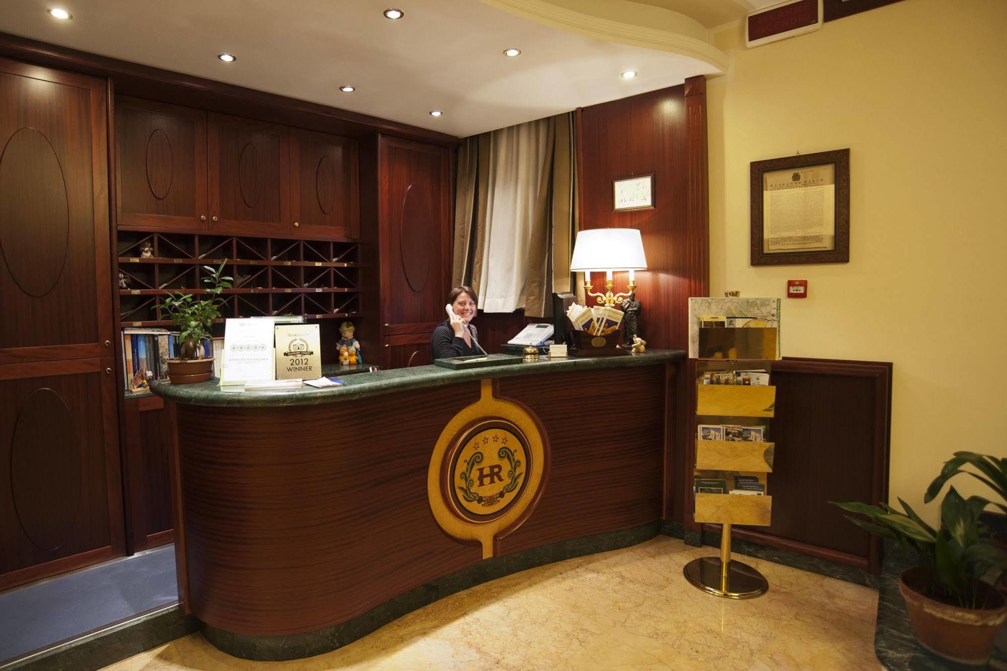 Hotel Rojan Сульмона Экстерьер фото